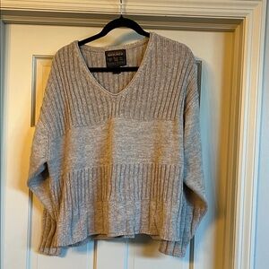 Vintage Woolrich Women's V-Neck Sweater - Soft Beige